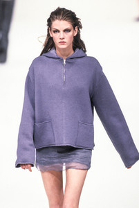 miu-miu-fw-1997-5.thumb.jpg.1b43246ee6b698f59c20c8700e07e371.jpg