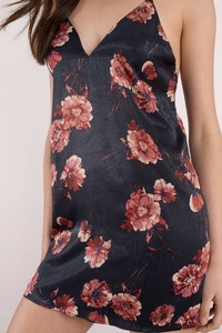 navy-emma-floral-print-shift-dress2.jpg