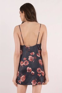 navy-emma-floral-print-shift-dress3.jpg