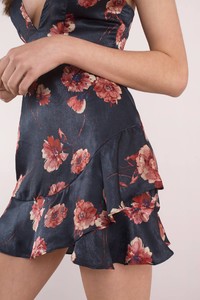 navy-falling-floral-wrap-dress2.jpg
