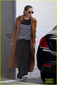 nicole-richie-spends-the-day-at-a-book-celebration-in-hollywood-08.jpg