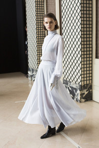 nina-ricci-bks-g-rf18-0580.thumb.jpg.4a4120afd0b50da096da796764c6e125.jpg