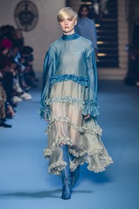 off-white-rf18-2129.thumb.jpg.5195cd7accd2f380298a0f7aeafdac46.jpg