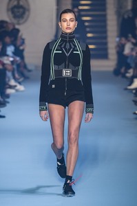 off-white-rf18-2230.thumb.jpg.2830f0bb385bf55b277ddfab885dcac1.jpg
