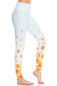 onzie-high-rise-graphic-legging-varmala-5_3_1.jpg