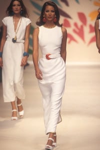 oscar-de-la-renta-ss-1993-7.thumb.jpg.b4dfb4d2d67bb3aa3eb6f972d0fdf092.jpg