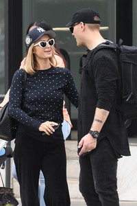 paris-hilton-and-chris-zylka-at-cartier-store-in-los-angeles-03-07-2018-4.jpg
