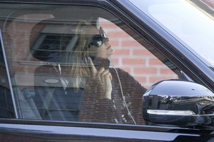 paris-hilton-driving-about-in-beverly-hills-03-01-2018-0.jpg