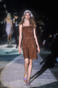 philosophy-di-alberta-ferretti-ss-1997-1.thumb.jpg.879a880caca38f2d929f89614b2b8432.jpg