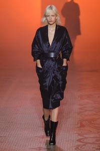 poiret-rf18-0051.thumb.jpg.c142207d6735f74357514aed5d3ca3f4.jpg
