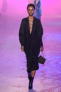 poiret-rf18-0411.thumb.jpg.11c9126d7b81848477178835cd7eb8b0.jpg