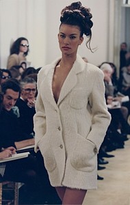 prada-fw-1992-2.thumb.jpg.46183307972aabe2edb79c7236da9d55.jpg