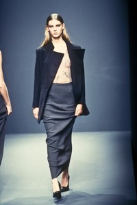 prada-fw-1997-4.thumb.jpg.9729f5591ddc134a6ff42ded2b904fb8.jpg