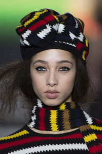 rykiel-clpa-rf18-0375.thumb.jpg.d21a1087e6a764b39e6e117e5fabe3c7.jpg