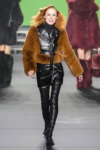 rykiel-rf18-2116.thumb.jpg.0e8c76fdb7dad796006abdb3343f73c2.jpg