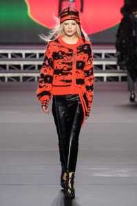 rykiel-rf18-2358.thumb.jpg.245e750c8bcd5e1cbc7048b26e505bde.jpg