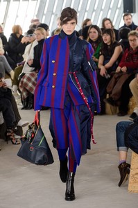 sacai-rf18-0028.thumb.jpg.c49ccd80e4df96899592323ae30b448a.jpg