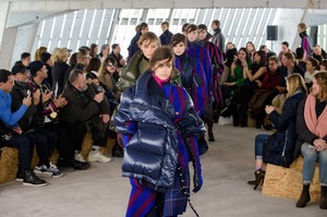 sacai-rf18-0473.thumb.jpg.a40d5afc62fdcaeb000dbbc1028956cf.jpg