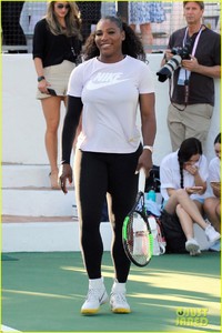 serena-williams-colton-haynes-compete-in-charity-tennis-match-07.jpg