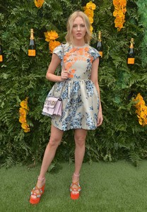 shea-marie-veuve-clicquot-carnaval-in-miami-03-10-2018-2.jpg