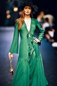 sonia-rykel-fw-1993-5.thumb.jpg.3e276342d5f7433c253bd90281693fb6.jpg