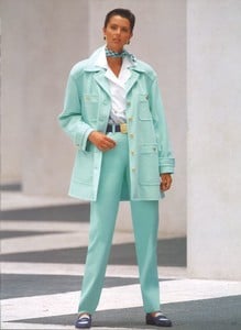 stewart-1994ss-escada31db275db453bae91aee736f924850f0--catalogue-spring-summer.thumb.jpg.5523e65716eb38eb6d30568bef6bd72a.jpg