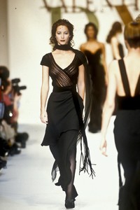 valentino-fw-1993-12.thumb.jpg.18aba985ff6d2b1767670220a34f6767.jpg