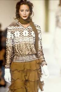 valentino-fw-1993-8.thumb.jpg.f07b3bfd9ba6ea21c8ef84579119b19a.jpg