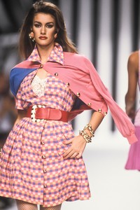 valentino-ss-1992-1.thumb.jpg.631c26bc2abd5bb2677a43903125b269.jpg