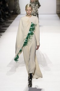 van-noten-rf18-2402.thumb.jpg.6275b0302639396940253c85fb058962.jpg