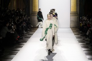 van-noten-rf18-2801.thumb.jpg.18b5656d2ce41be0e060dbf68a5bbce6.jpg