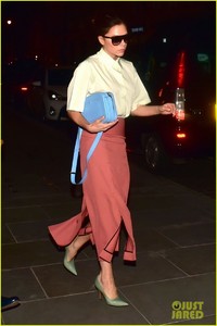 victoria-beckham-brooklyn-beckham-london-night-out-05.jpg