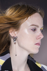 vuitton-clp-rf18-0503.thumb.jpg.0acd544109b8bf650312fdb7479598e5.jpg