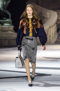 vuitton-rf18-2329.thumb.jpg.d5680a8c30dde020df1e50768dbb1b47.jpg