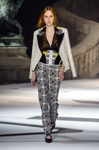 vuitton-rf18-2591.thumb.jpg.a5f362b57548eb45a74a3b606302c99e.jpg