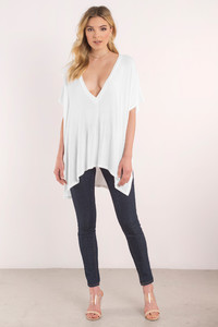 white-alley-plunging-tee4.jpg