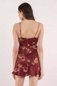 wine-falling-floral-wrap-dress3.jpg