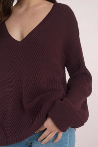 wine-how-deep-v-neck-sweater2.jpg