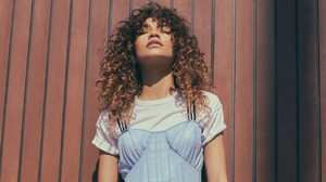zendaya-photographed-for-the-zendaya-edit-x-boohoo-2018-1.thumb.jpg.9cae7b099b2f0a2b5f66aeea593f05b4.jpg