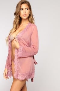 04-02-18_Studio_23193_Mauve13137.jpg