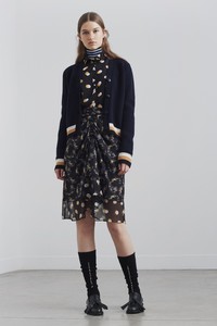 05-markus-lupfer-pre-fall-2018.thumb.jpg.50ab6c62425320e19185a1170be9b6c9.jpg