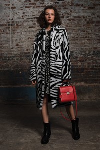 11-michael-kors-fw-18.thumb.jpg.e2eff7d6fd342b62bd16329c7b894dd0.jpg