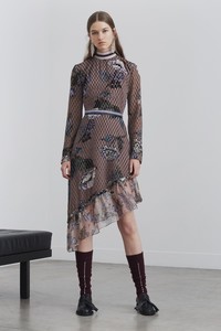 18-markus-lupfer-pre-fall-2018.thumb.jpg.6552238a1a4051c85a8a32ed08f60bf1.jpg