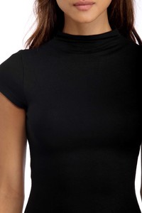 1_251636_ZM_BLACK_DETAIL.jpg