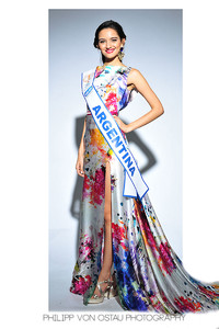 2014_missintercontinental_Nadina-Vallina_4.jpg