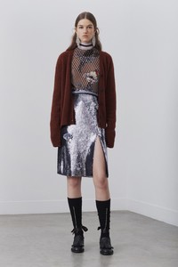 22-markus-lupfer-pre-fall-2018.thumb.jpg.189bdfe706ca1041fc5220720df9d979.jpg