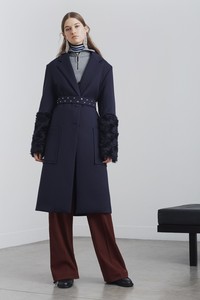 25-markus-lupfer-pre-fall-2018.thumb.jpg.0f309c5286a345cf03b15cad9dfa3f8b.jpg