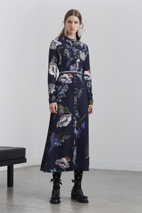 27-markus-lupfer-pre-fall-2018.thumb.jpg.9a3938febb643344cc6cc74e03a50e27.jpg