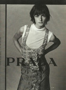 2prada.thumb.jpg.8728e7918d25885df3ca170ec2299503.jpg