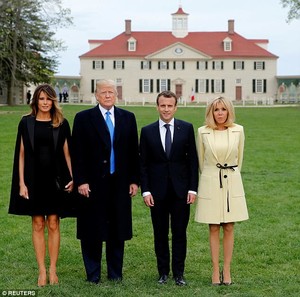 4B7933A200000578-5649215-Historic_house_The_Trumps_and_Macrons_posed_for_photos_upon_thei-m-54_1524527304611.jpg